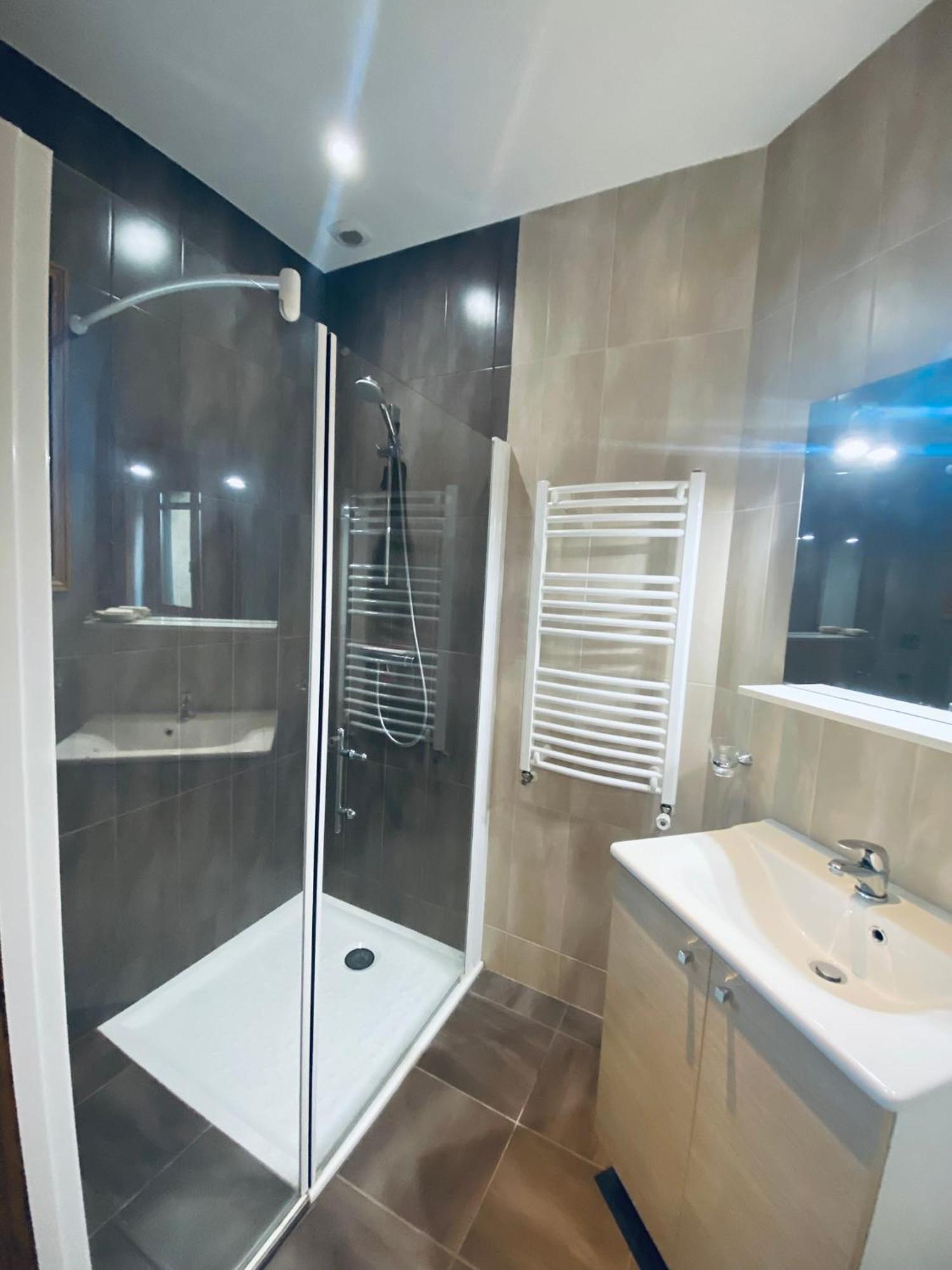 Le Hibou Heureux Bed & Breakfast Bezenac Exterior photo