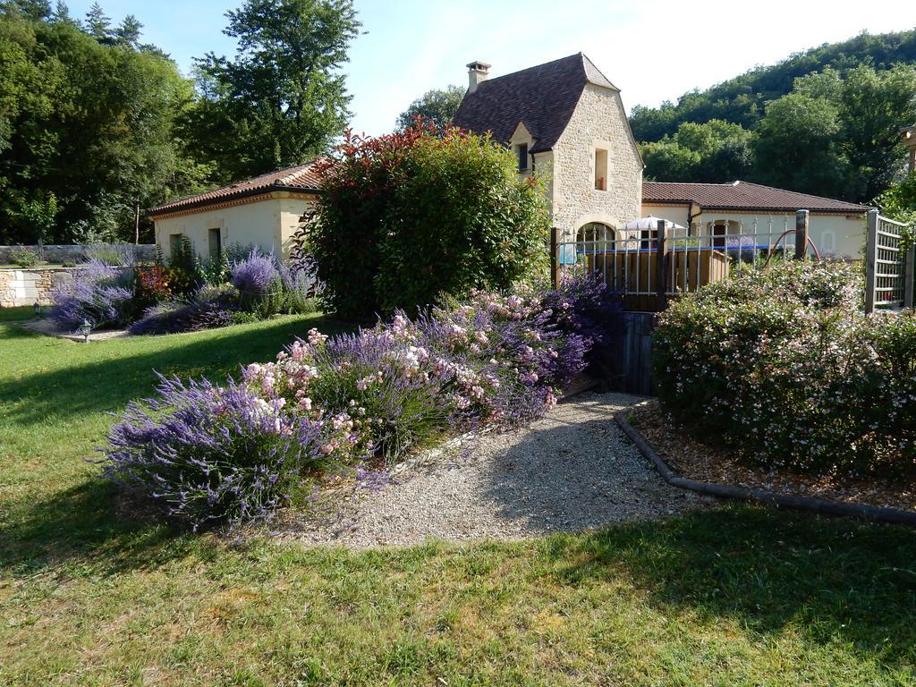 Le Hibou Heureux Bed & Breakfast Bezenac Exterior photo